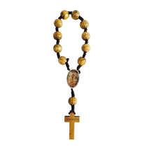 Load image into Gallery viewer, Charm in the car rosary
